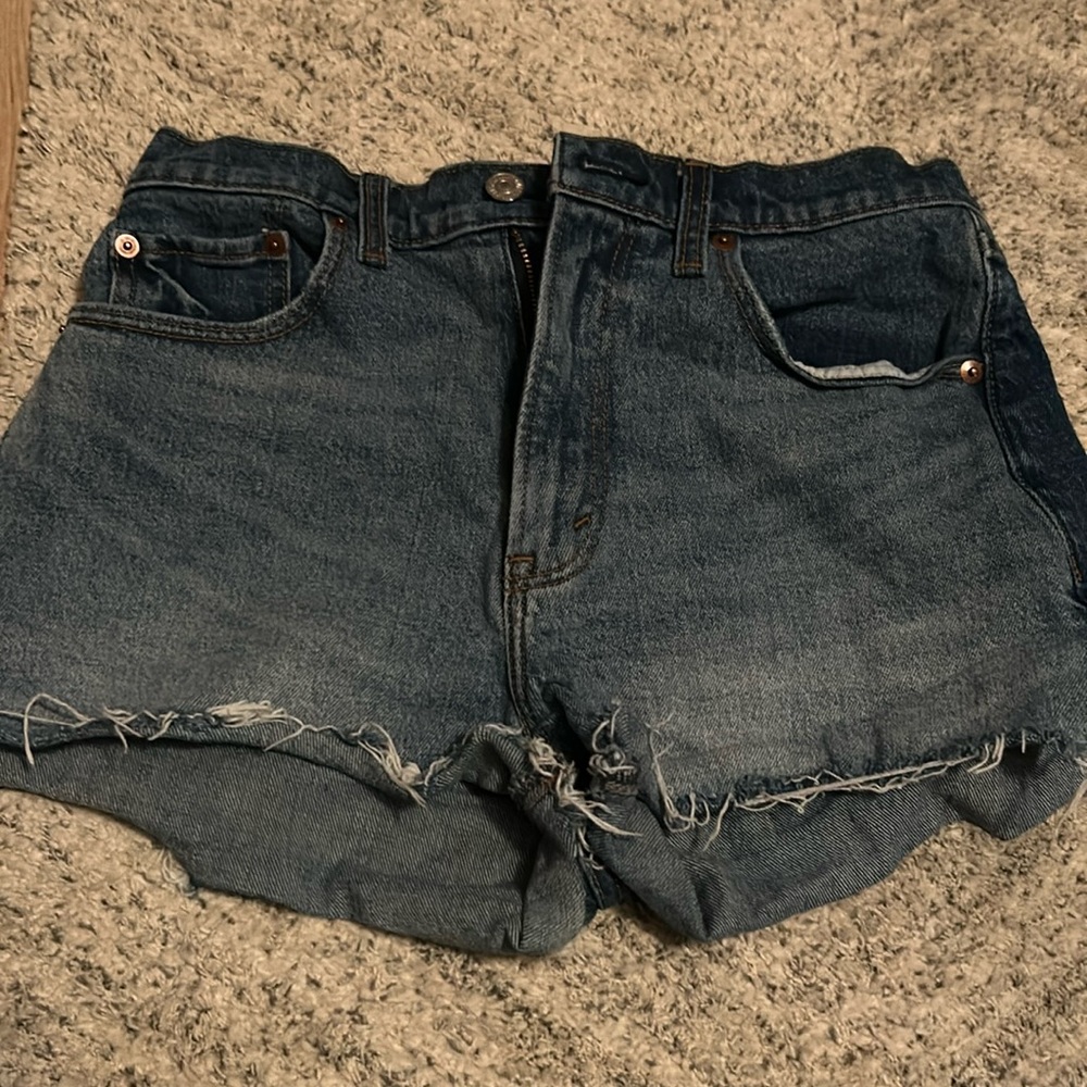 Women’s cutoff jean shorts